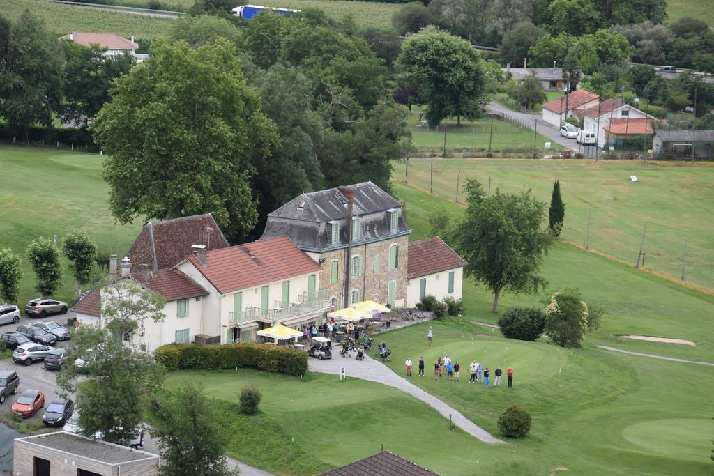 Hotel Helios - Golf Salies-de-Béarn المظهر الخارجي الصورة