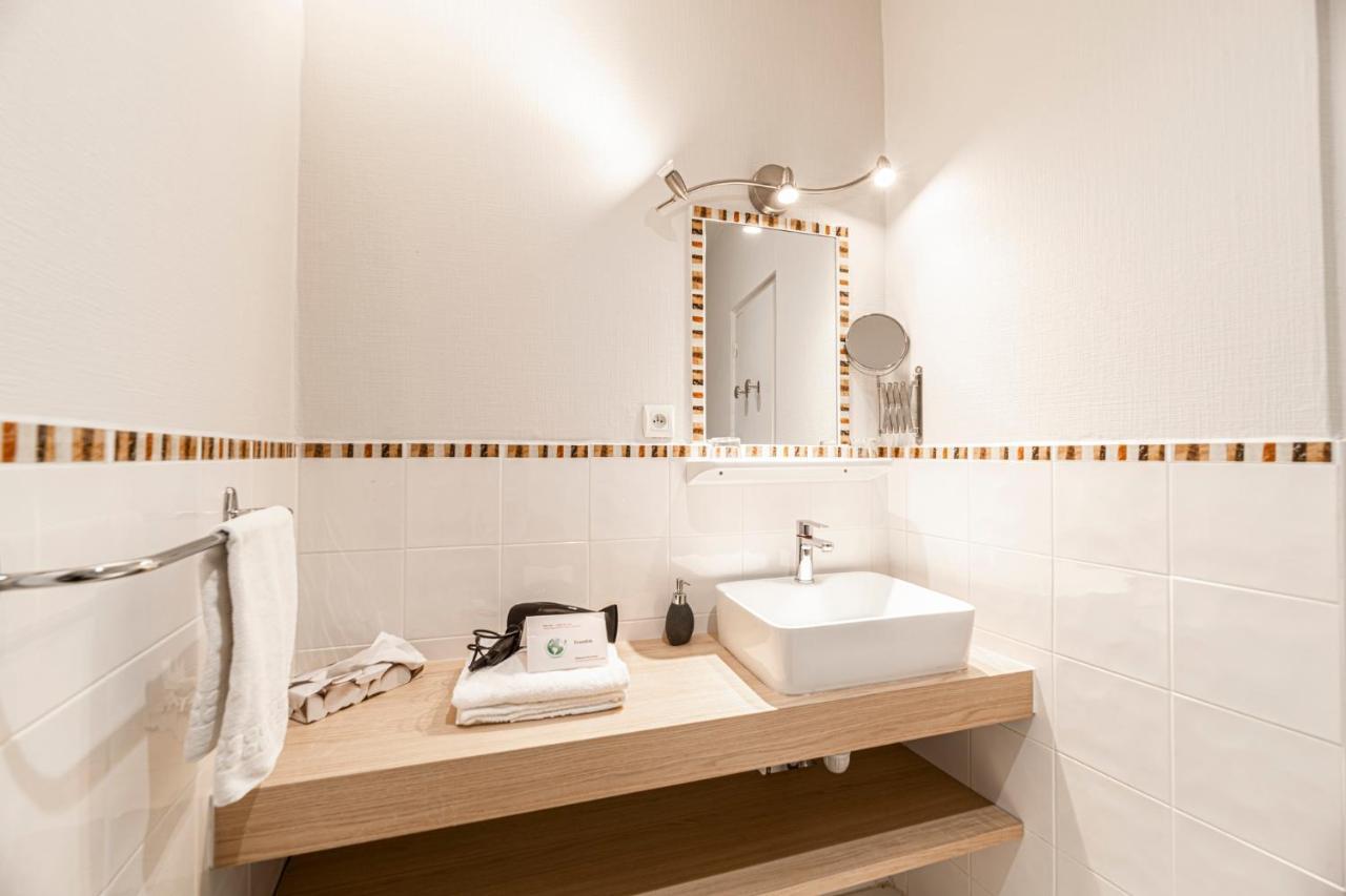 Hotel Helios - Golf Salies-de-Béarn المظهر الخارجي الصورة