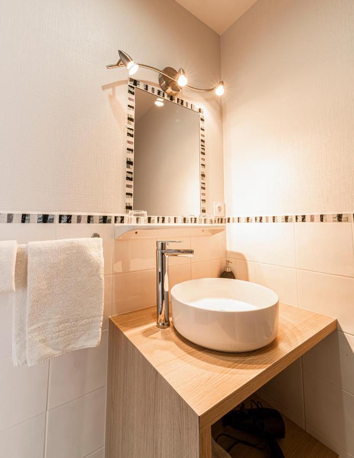 Hotel Helios - Golf Salies-de-Béarn المظهر الخارجي الصورة